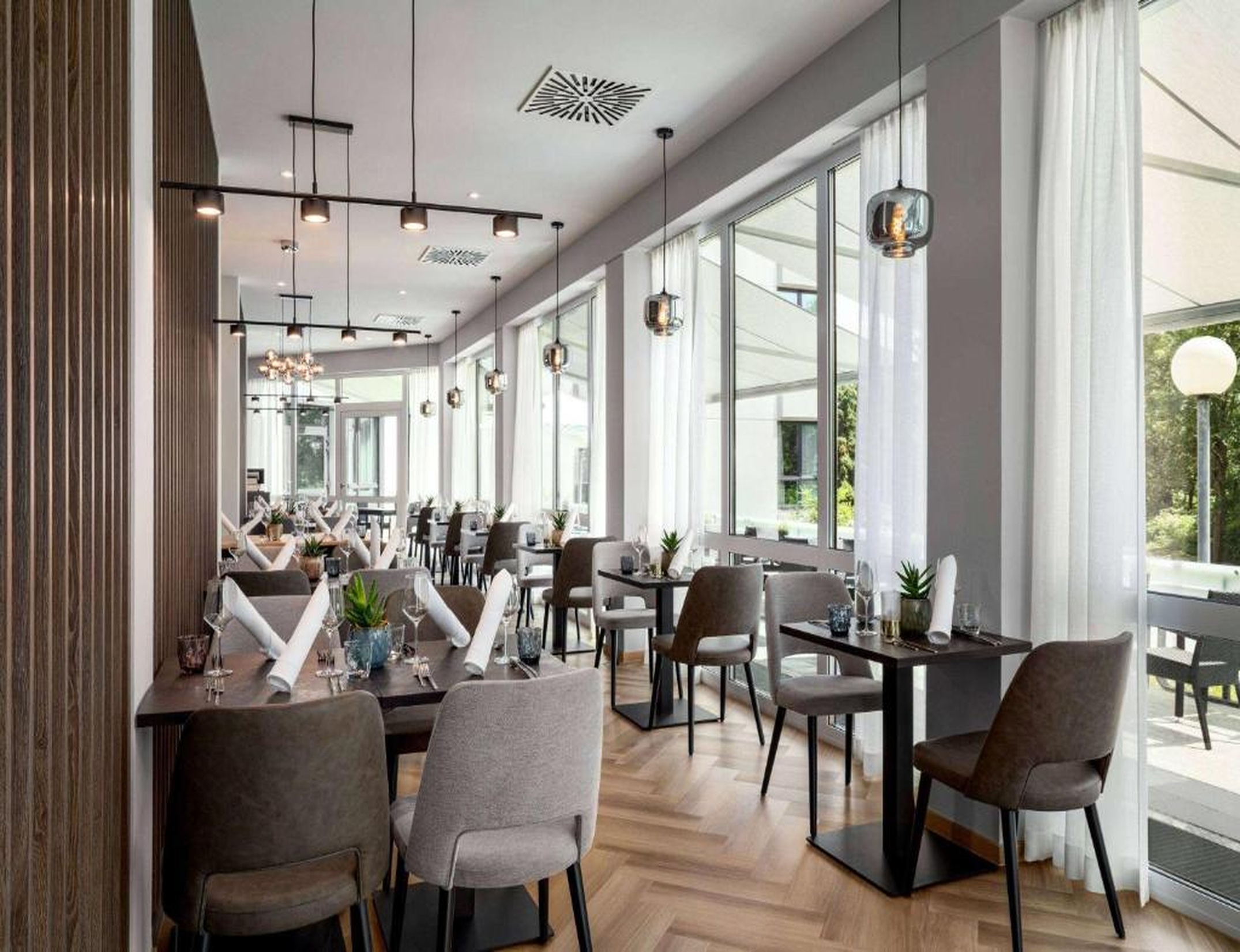 Zeppelin Lounge